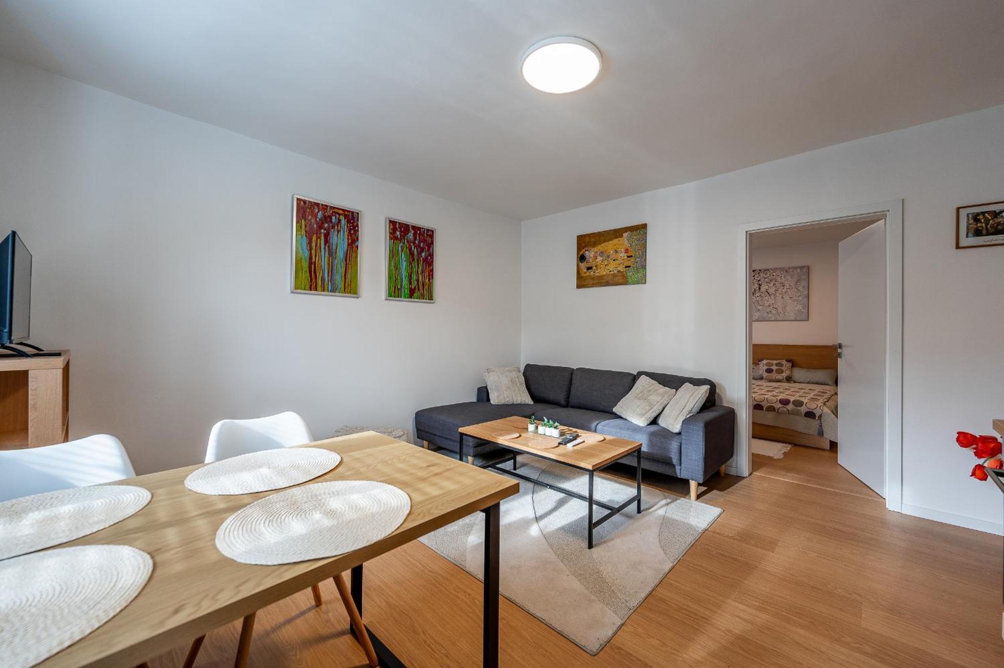 3 Room Private Flat Kosice City Center Fresh And New! エクステリア 写真